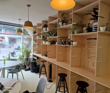 Boekenmarkt en plantenasiel